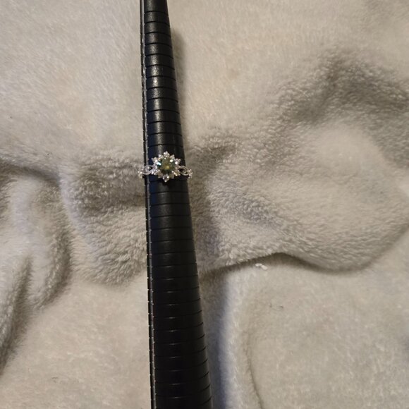 New Elegant 1 Carat Moissanite Snowflake Ring - S925 Sterling Silvery - Picture 2 of 3